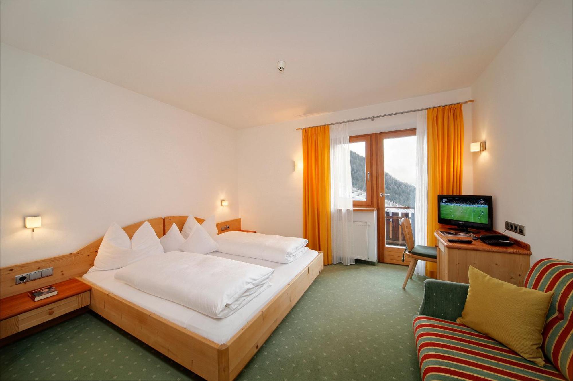 Santa Gertrude Hotel Ultnerhof מראה חיצוני תמונה